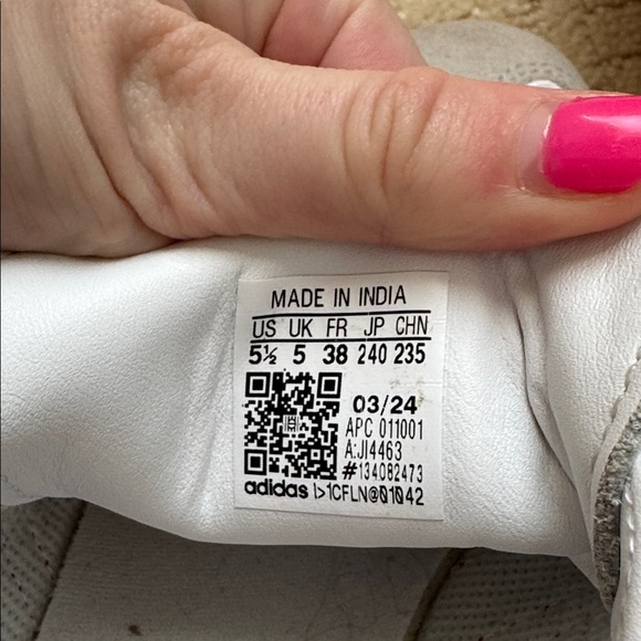 red and white adidas sambas!! - Picture 6 of 6